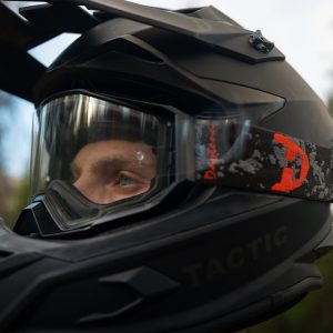 Man wearing Motocross Goggle - Daytona Deflecto